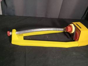 lot 50493 image: Nelson Oscillating Lawn Sprinkler