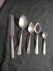 lot 50300 image: Silver-Plate Flatware Mixed Lot - Spoons, Knife, and Olive Spoon