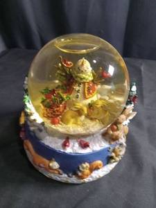 lot 50454 image: RAZ Imports Deb Strain Celebrate The Season Snowman Musical Snow Globe