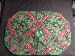 lot 50478 image: Quilted Christmas Holiday Placemat