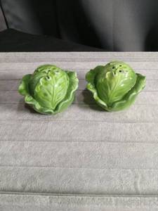 lot 5617 image: Ceramic Cabbage Salt and Pepper Shakers Set