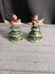 lot 5628 image: Christmas Tree Salt and Pepper Shakers with Santa and Elf Figurines