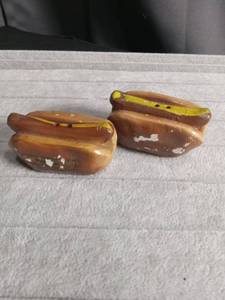 lot 5629 image: Ceramic Hot Dog Salt and Pepper Shakers