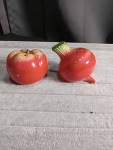lot 5630 image: Ceramic Tomato and Radish  Salt and Pepper Shakers Set