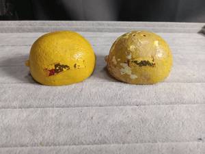 lot 5663 image: Yellow Lemon Ceramic Salt and Pepper Shakers Set