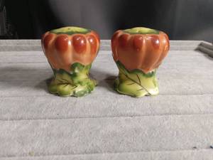 lot 5664 image: Ceramic Strawberry Salt and Pepper Shakers Set
