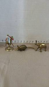 lot 1004 image: Brass armadillo, elephant and carousel horse all about 4 inches tall