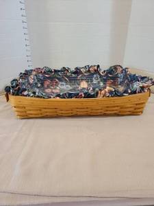 lot 1017 image: Longaberger basket with fabric and plastic liners, 1988 signed
