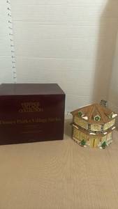 lot 1019 image: Department 56 Disney Parks Village Series Silversmith Liberty Square Building