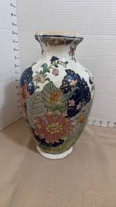 lot 1030 image: Macau Porcelain Floral Vase 11 inches tall