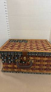 lot 1035 image: Patriotic American Flag Woven Picnic Basket with Lid 8 inches tall