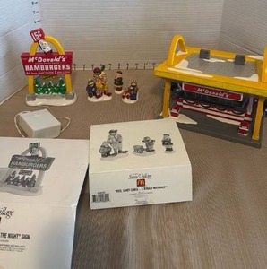 lot 1038 image: Department 56 Snow Village McDonalds Collection Set