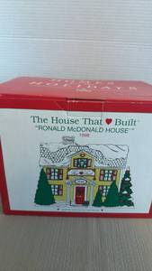 lot 1039 image: Department 56 Homes for the Holidays 1998 Ronald McDonald House Limited Edition