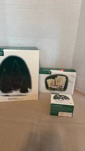 lot 1096 image: Department 56 Village Accessories Collection - 3 Piece Lot