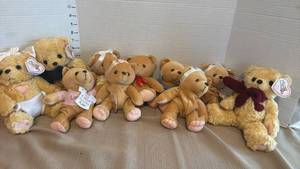 lot 1148 image: Cherished Teddys plush bears