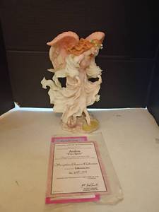 lot 1307 image: Seraphim Classics Heaven on Earth Figurines.  Avalon, Free Spirit