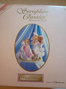 lot 1316 image: Seraphim Classics Heaven on Earth Figurines.  Song of Praise
