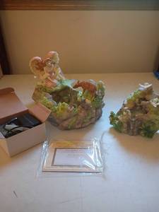 lot 1322 image: Seraphim Classics Heaven on Earth Figurines.   Eden, Beautiful Haven.  This is a fountain with pump