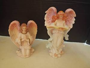lot 1329 image: Seraphim Classics Heaven on Earth Figurines    Iris, The Rainbows End.  Melody, Heavens Song
