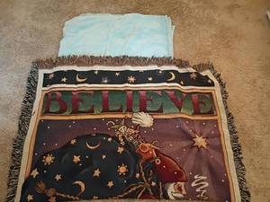 lot 1334 image: Throw Blankets
