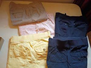 lot 1347 image: Ladies Capris, size 6 and 8
