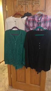 lot 1355 image: Womens Tops L XL Set of 5