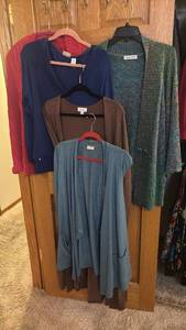 lot 1358 image: Womens Cardigan & Sweaters LuLaRoe, Coldwater Creek & More L XL