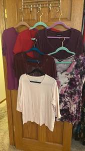 lot 1361 image: Womens Tops Bundle - Lot of 7 Mixed Styles L XL
