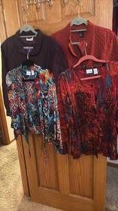 lot 1362 image: Chicos Womens Tops and Quilted Jackets L XL