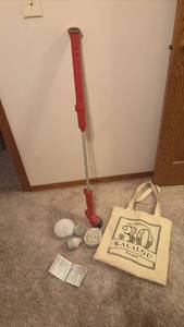 lot 1403 image: Multi-Purpose Power Scrubber with Brush Attachments and Tote Bag. Missing power cord
