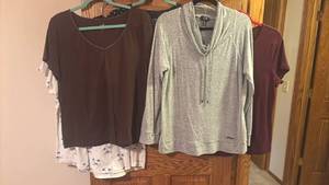 lot 1414 image: Womens Casual Tops XL Mixed Brands Lot of 5