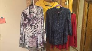 lot 1418 image: Womens Tops Bundle - Set of 5 Casual Shirts and Blouses XL