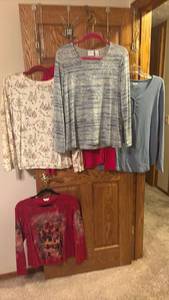 lot 1420 image: Womens Long Sleeve Tops Bundle XL - Set of 5