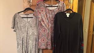 lot 1421 image: Womens Clothing Sets XL Top M Bottoms