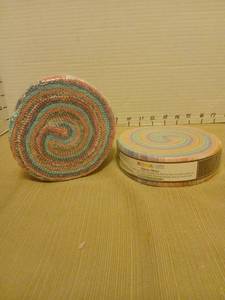 lot 2001 image: Jelly Rolls