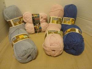 lot 2032 image: Yarn