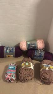 lot 2094 image: Yarn
