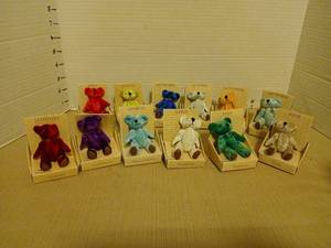 lot 2194 image: Birthstone bears, January  to December