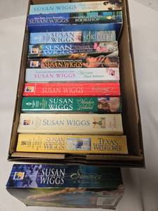 lot 3012 image: 2nd lot of Susan Wiggs paperbacks