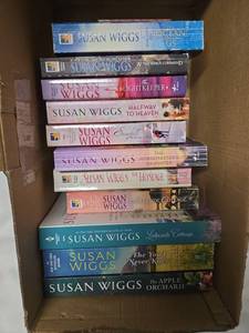 lot 3013 image: Third lot of Susan Wiggs books