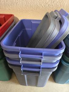 lot 3116 image: Four Rubbermaid Roughneck Totes with Lids
