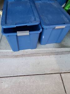 lot 3151 image: 2 Sterilite latching totes, 34 gallon