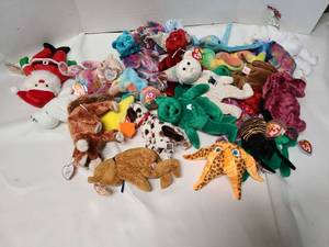 lot 3165 image: TY Beanie Babies