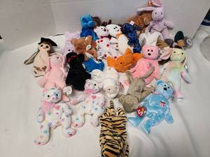 lot 3225 image: TY Beanie Babies