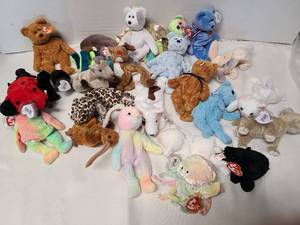 lot 3310 image: TY Beanie Babies