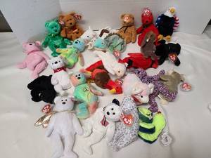 lot 3323 image: TY Beanie Babies