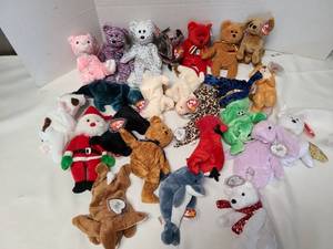 lot 3326 image: TY Beanie Babies
