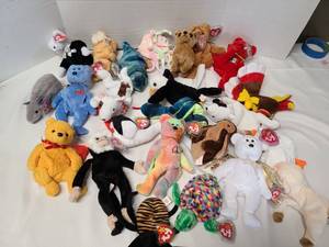 lot 3327 image: TY Beanie Babies