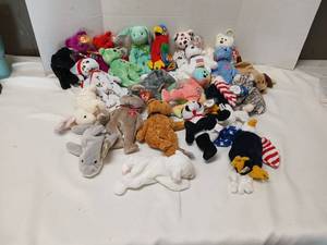 lot 3345 image: Ty Beanie  Babies