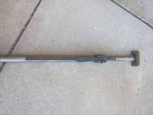 lot 3402 image: Miscellaneous Pole.  Approximately 8ft long